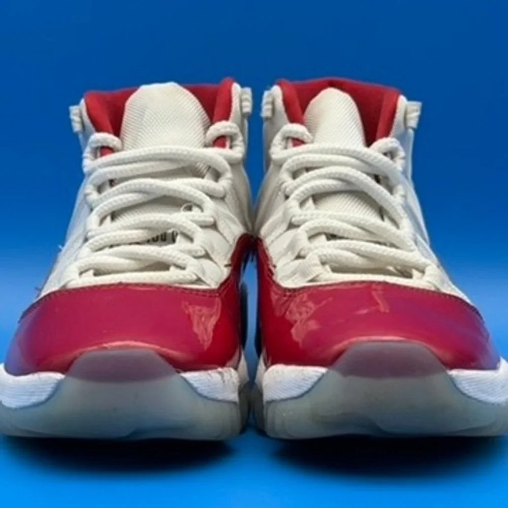 Jordan 11 Retro Cherry‎ CT8012-116 Size 8 9.5W